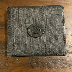 Gucci Bifold (used/No box or dust bag) Can include generic dust bag